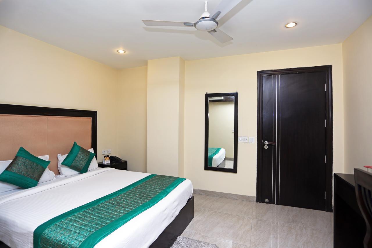 Oyo 714 Hotel De Plaza Neu-Delhi Exterior foto